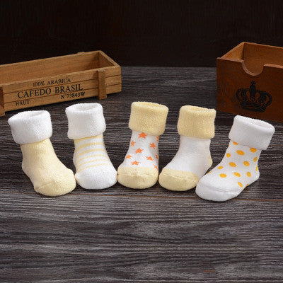Newborn cotton children's socks terry socks in various colors and patterns, perfect for fashion and holiday gifts.