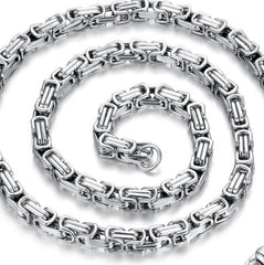 Stainless steel punk Necklace displayed, featuring a stylish, durable design perfect for fashion jewellery enthusiasts.