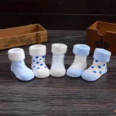 Newborn cotton children's socks terry socks in blue and white designs, perfect for infants.